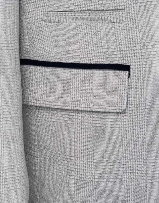 hvidt jakkesæt med detaljer