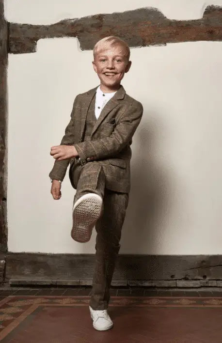 Dreiteiliger-Anzug-für-Kinder-Tweed-Beige-kick