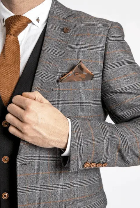 Dreiteiliger-Anzug-Jenson-Grau-Mix-und-Match-mit-schwarzer-weste-einzelheiten