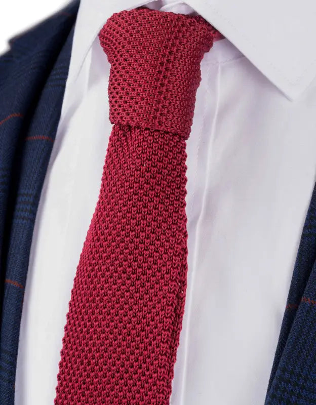 Rødt strikket slips